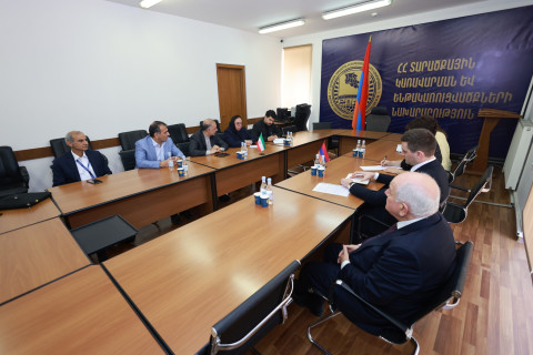 Ərazi idarəetmə və infrastruktur nazirinin müavini və İran səfiri tranzit yükdaşımaların səmərəliliyinin artırılmasının vacibliyini vurğulayıblar