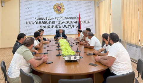 Այլընտրանք չկա. ՍԱՏՄ ղեկավարն ընդունել է ԳՈՒՄ-ի շուկայի մսավաճառներին