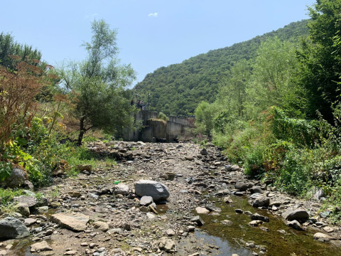 Տնտեսվարողներից մեկը ՀԷԿ-ի շահագործման նպատակով ջրային պատնեշով արգելափակել է Գետիկ գետի ջրերի էկոլոգիական թողքը