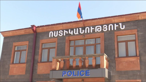 Համայնքային ոստիկանության Կումայրիի բաժնի ծառայողները Գյումրու Տերյան փողոցում հետախուզվողի են հայտնաբերել