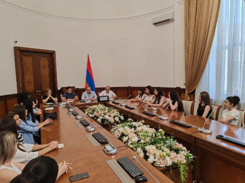 Մի շարք երիտասարդ ուսանողներ որպես փորձնակներ կմիանան Ֆինանսների նախարարության աշխատանքներին