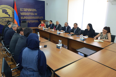 Քննարկվել են «Իրան-Հայաստան 400 կՎ էլեկտրահաղորդման օդային գծի և համապատասխան ենթակայանի կառուցում» և «Գազ էլեկտրաէներգիայի դիմաց» ծրագրերին վերաբերող հարցեր