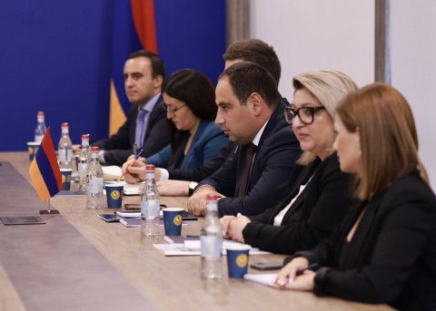 Հայաստանի համար դեպի Իրան օդային ուղղությունը պահանջված է. ՏԿԵ նախարարը՝ Իրանի քաղաքաշինության նախարարին