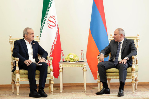 ՀՀ վարչապետն ու Իրանի նախագահը նեղ կազմով հանդիպում են ունեցել