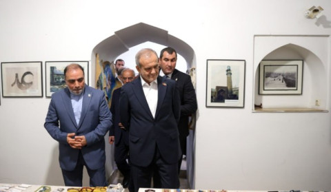 Իրանի նախագահն այցելել է Երևանի Կապույտ մզկիթ