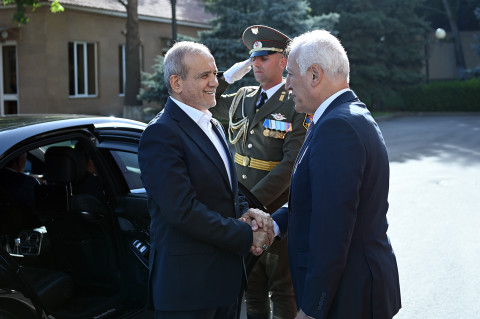 Presidents of Armenia and Iran emphasized importance of establishing stable and lasting peace