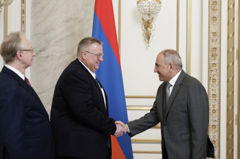 Փաշինյանն ու Օվերչուկը քննարկել են Հայաստան-Ռուսաստան երկկողմ օրակարգին վերաբերելի հարցեր
