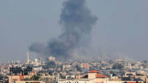 Airstrike rocks Gaza's Khan Younis as Israel announces first steps to take over Gaza City