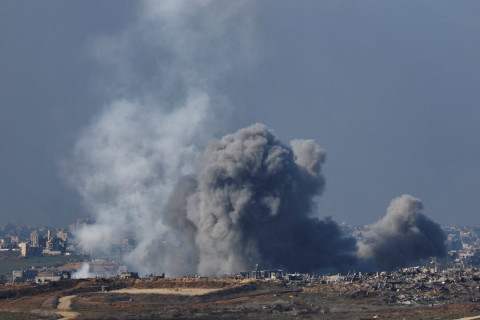 Smoke billows over Gaza City as Israeli operation continues