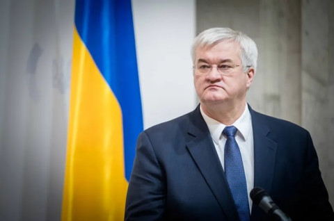 Киев призвал Венгрию не давать указаний Зеленскому
