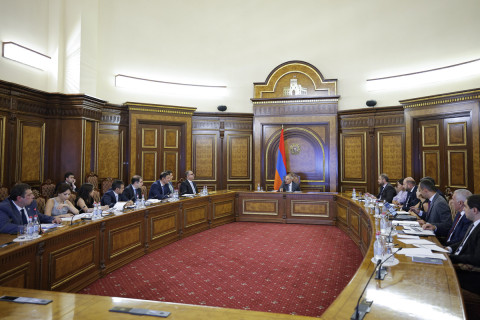 Mechanisms of measures to promote non-cash transactions discussed at Government