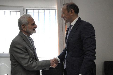 Advisor to Iran’s Supreme Leader ոelcomes peace efforts and unblocking of regional routes