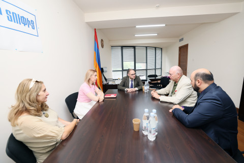 Մեզ համար շատ կարևոր է թանգարանային հավաքածուների համալրումը. Ալֆրեդ Քոչարյանն ընդունել է «Սևրուկյան» հիմնադրամի ներկայացուցիչներին