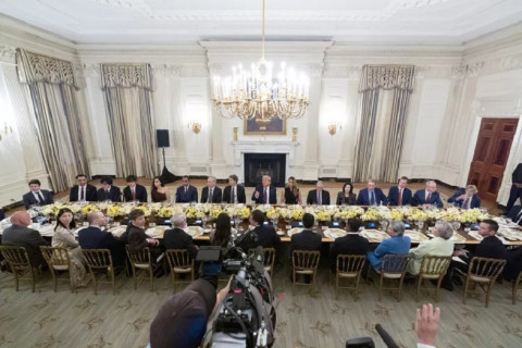 Илон Маск не участвовал в ужине президента США с руководителями технологических компаний в Белом доме: Euronews