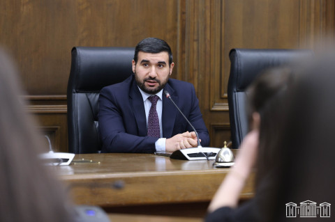 Վահագն Ալեքսանյանն անդրադարձել է նոր կնիքների շուրջ բարձրացված աղմուկին