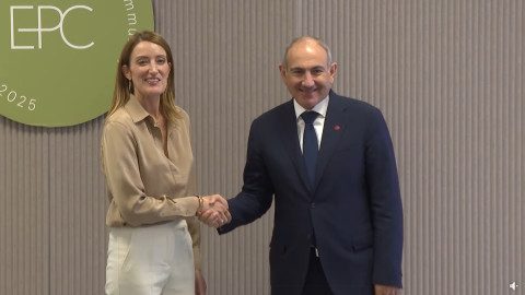 Armenia’s Prime Minister Pashinyan meets with European Parliament President Roberta Metsola