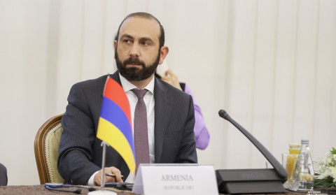 Поздравление министра иностранных дел РА Мирзояна Жану-Ноэлю Барро