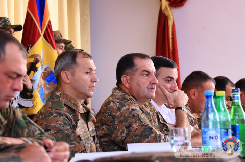 Էդվարդ Ասրյանն այցելել է բանակային զորամիավորում