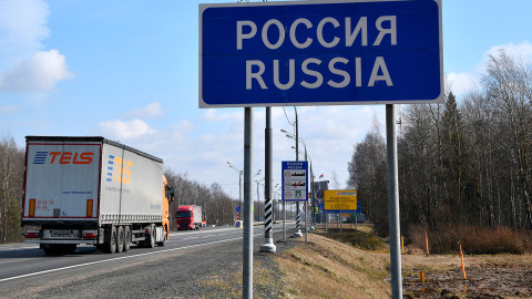 Britain, US and other NATO countries conduct 12-hour aerial surveillance near Russian borders