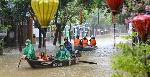 Heavy flooding in central Vietnam 'destroyed everything', kills 13