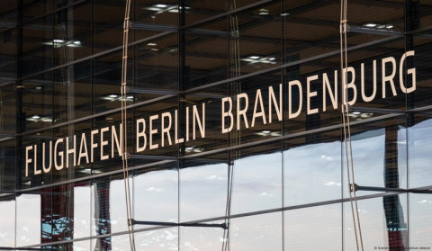 Berlin hava limanı dron səbəbindən fəaliyyətini dayandırdı