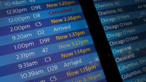 US surpasses 10,000 flight delays in worst day of shutdown