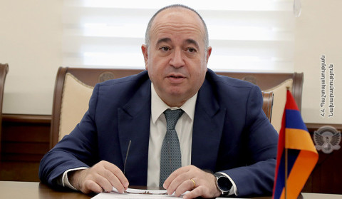 Որոշում է կայացվել ՀՀ ԶՈՒ նախկին ԳՇ պետի առաջին տեղակալ Արշակ Կարապետյանի նկատմամբ հեռակա վարույթ իրականացնելու վերաբերյալ