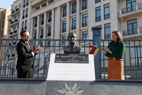 Bust of Uruguay’s national hero Jose Gervasio Artigas installed at Uruguay Square of Yerevan