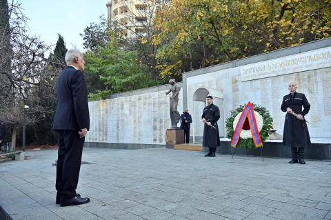 Khachaturyan visits Heroes Square in Tbilisi