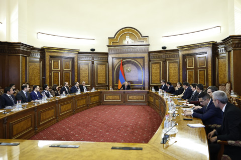 Վարչապետի գլխավորությամբ քննարկվել են պետական կառավարման համակարգում արդյունավետության խթանմանը վերաբերող հարցեր