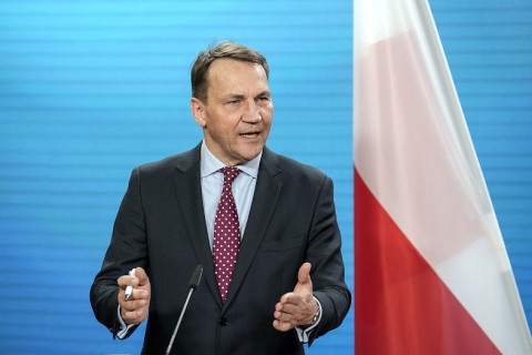 Польша объявила о выделении Украине помощи в размере 100 миллионов долларов