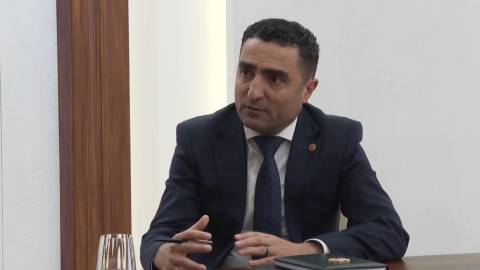 ՀԷՑ-ի բարձր ղեկավարության պարգևավճարների՝ կամովին հրաժարման արդյունքում 1700 աշխատակից լրացուցիչ 20 հազար դրամ է ստանում
