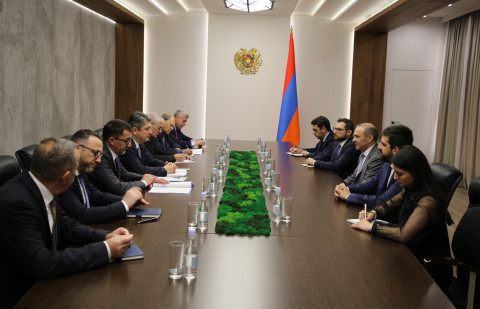Armen Qriqoryan və rumıniyalı senator Cənubi Qafqazdakı prosesləri müzakirə ediblər