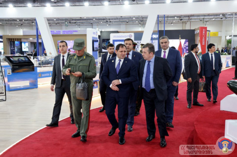 Suren Papikyan visited pavilions of EDEX 2025 exhibition in Cairo