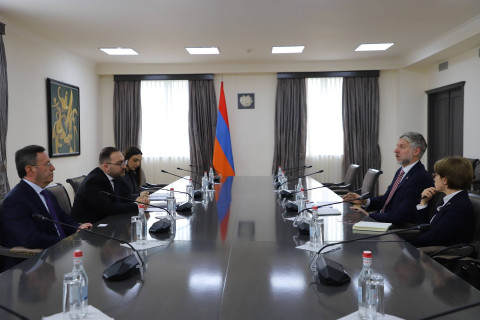 Դավիթ Կարապետյանը և Լատվիայի դեսպանն անդրադարձել են ՀՀ-ԵՄ վիզաների ազատականացման երկխոսությանը