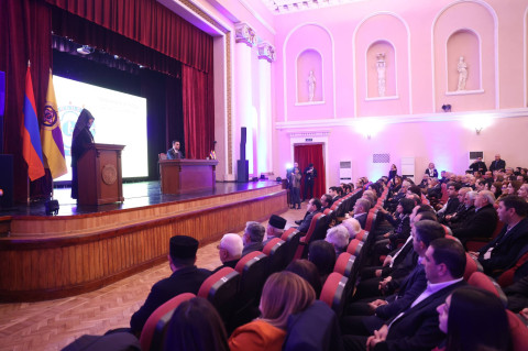 ԱԺ նախագահը մասնակցել է Վաղարշապատի նորընտիր համայնքապետի երդմնակալության արարողությանը