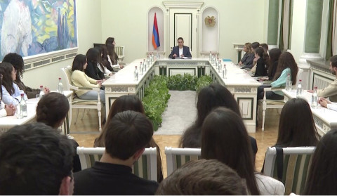 Կոռուպցիան իրենց կյանքի իմաստը դարձրած մարդիկ պայքարում են մեր դեմ, հաճախ՝ առանց բարոյական գծերի ու կանոնների. Աննա Վարդապետյանն ընդունել է ԵՊՀ ուսանողներին