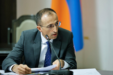 Սուտ է. Թորոսյանը՝  կենսաթոշակները և նպաստները անկանխիկ եղանակով ստանալու վերաբերյալ շահարկումների մասին