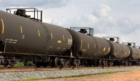At this moment, 22 wagons of A95 gasoline of Azerbaijani origin with capacity of 1,300 tons are crossing Armenia-Georgia border: Papoyan
