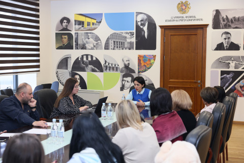ԿԳՄՍ նախարարը հանրակրթական դպրոցների դասվարների հետ քննարկել է կամավոր ատեստավորմանն առնչվող հարցեր