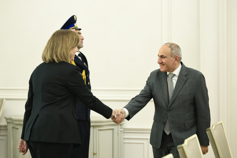 Prime Minister holds farewell meeting with US Ambassador to Armenia