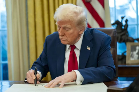 Трамп вводит 25-процентную пошлину на товары стран, ведущих бизнес с Ираном