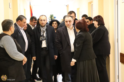 ԱՍՀ նախարարն այցելել է Միասնական սոցիալական ծառայության՝ Շիրակի մարզի տարածքային կենտրոններ