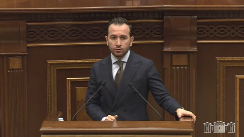 Ընդդիմության մոտ անձի երկատում կա, ընդդիմություն՝ հրապարակային դաշտում, ընդդիմություն՝ ոչ հրապարակային դաշտում. Կոնջորյան