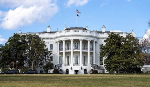 Трамп пообещал ввести 200-процентные пошлины на французское вино и шампанское