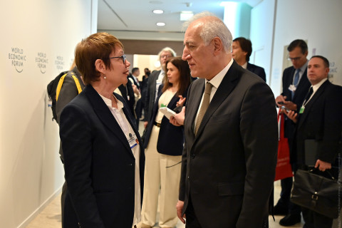 Davosda həmkarları ilə danışıqlarda Prezident regional və geosiyasi inkişaflara toxunub