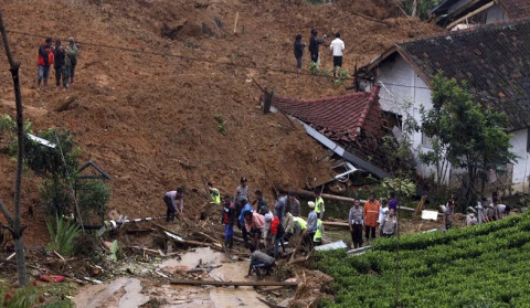 Indonesia landslide kills at least 17, more than 70 still missing: Euronews