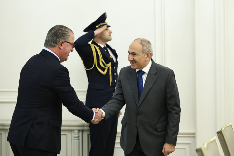 Prime Minister receives SDHP Chairman Hambik Sarafian