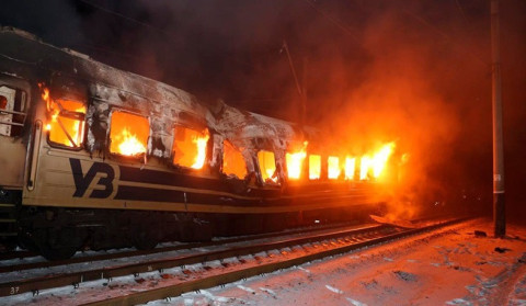 Russia strikes civilian train in Ukraine: casualties reported: CNN