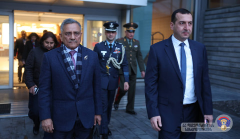 Hindistan Silahlı Qüvvələrinin Müdafiə Qərargah rəisi general Anil Çauhan Ermənistana səfər edib
